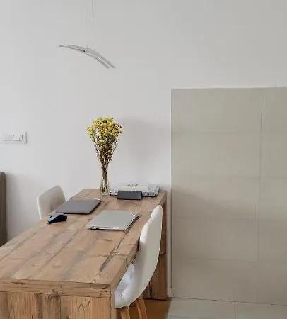 Sleek & Lovely Studio With A Great Location *